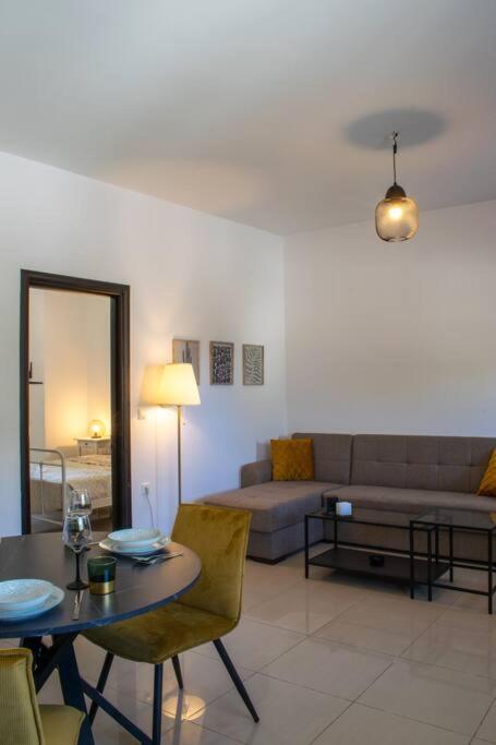 LIRA Deluxe Apartment - Agios Nikolaos , Crete - B&B Aghios Nicolaos