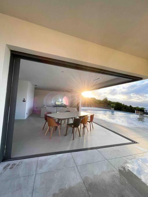 Villa luxe avec piscine et belle vue mer - Ferienwohnung Pietrosella