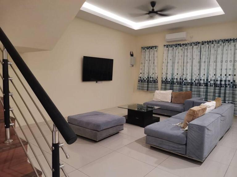Cozzy26 Homestay - B&B Bintulu