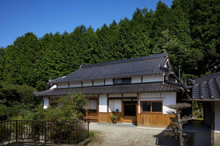 Casa KitsuneAna The Satoyama experience in a Japanese-style modernized 100-year-old farmhouse - B&B Akaiwa