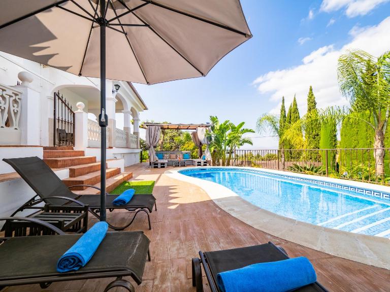 Cubo's Villa Esmeralda - B&B Alhaurín el Grande