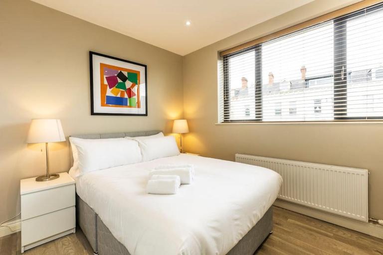 The Matisse- 10 Min Walk to City / Trendy 1 Bd Apt - B&B Belfast