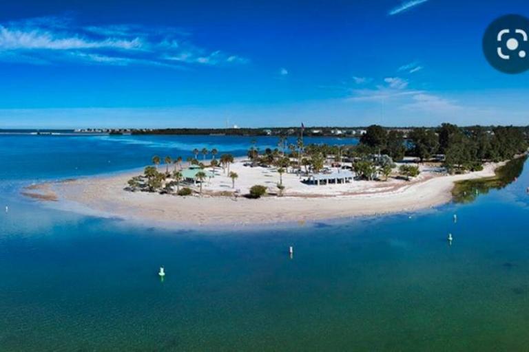Spacious 3 Bedroom PET FRIENDLY!- Close to beach! - B&B Tarpon Springs