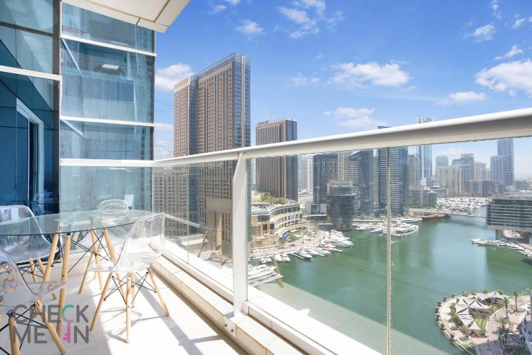 Luxury 2BR with Breath-taking Dubai Marina Views - B&B Dubái
