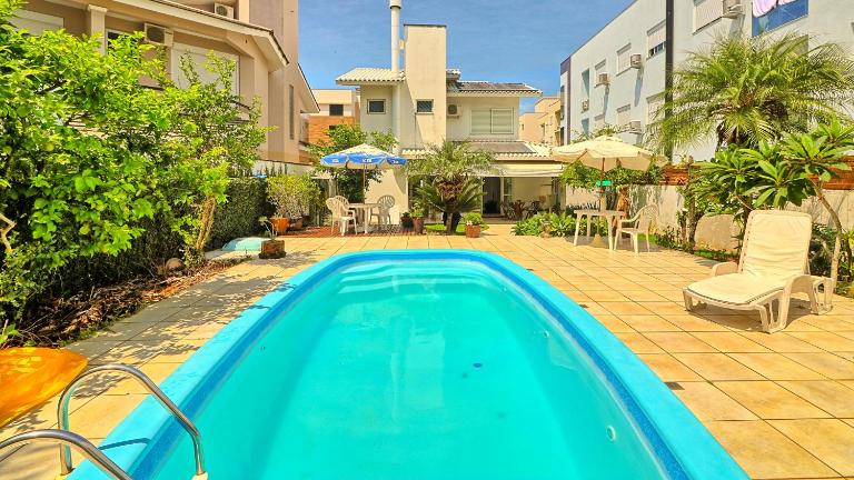 #007 Linda casa piscina enorme na praia de Palmas - B&B Governador Celso Ramos