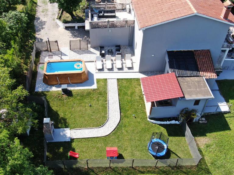 apartman Goga with pool and jacuzzi - B&B Albona