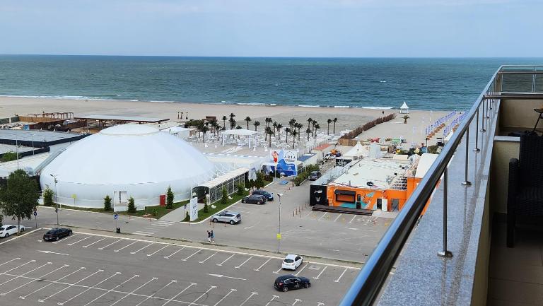 Lux Tropical Garden Sea View - B&B Mamaia