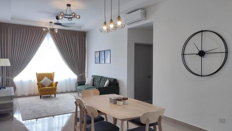 Fatih Amani Guesthouse with Playstation PS3 - Ferienwohnung Kajang