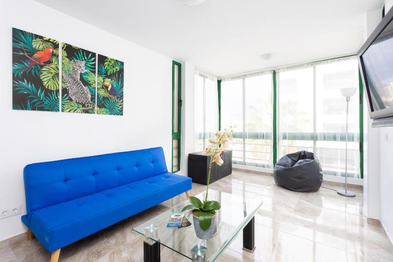 Three spacious apartments 150m from the Las Americas promenade - Ferienwohnung Arona