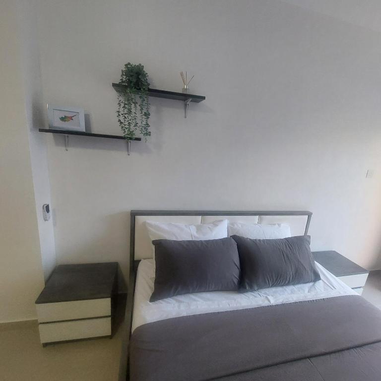 Modern Studio apartment Armonia Court - Bed and Breakfast Paralímni