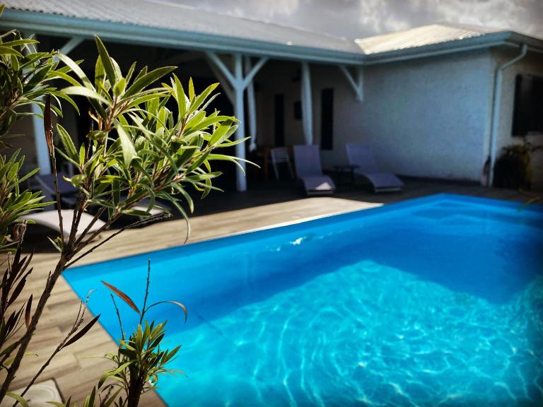 Villa Zolenzo, la tête dans les montagnes, 10 pers - B&B Petit-Bourg