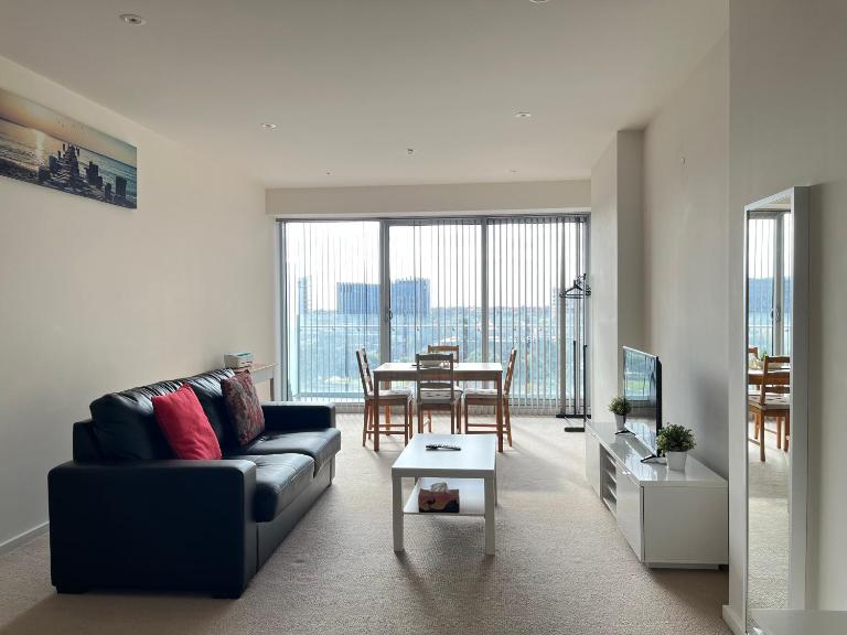 Tasha's Apartments on Morphett - Bed and Breakfast Adelaide