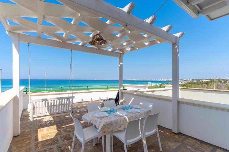 Cozy Beach House-Fronte mare - Bed and Breakfast Baia Verde