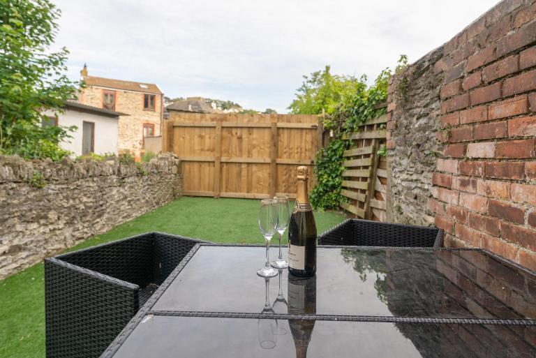 Church House - 2 Bed-Sleeps 4-TJS21CH - B&B Ilfracombe