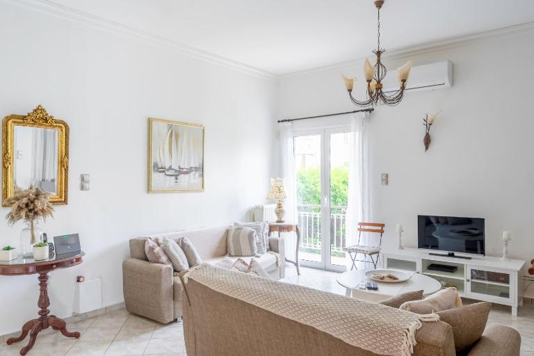 Spacious 2 bedroom apartment at Glifada - Ferienwohnung Athen