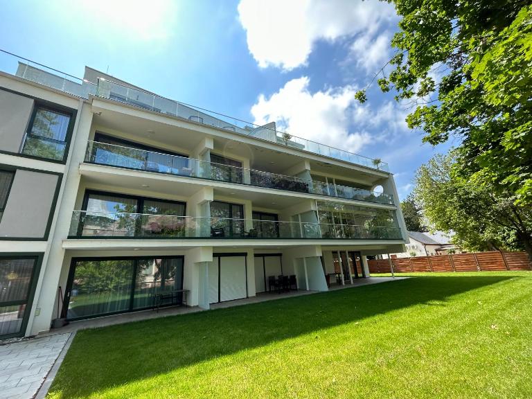 Villa Bauhaus Dream Deluxe - B&B Siófok