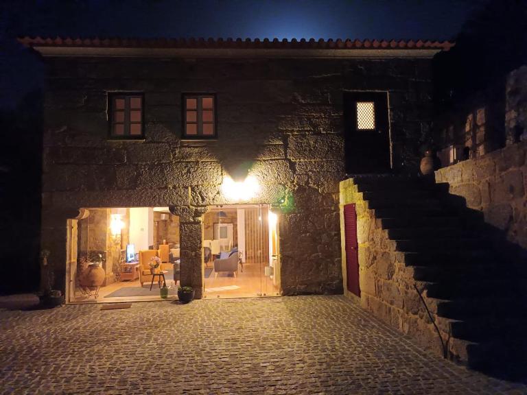 Casa de Ferrapilhe - B&B Paranhos