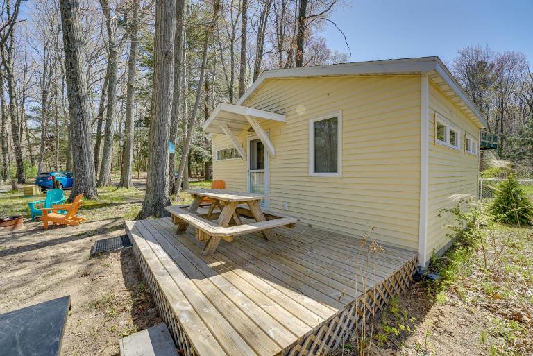 4-Season Gold Coast Cottage, 2 Mi to Winter Sports - B&B Muskegon