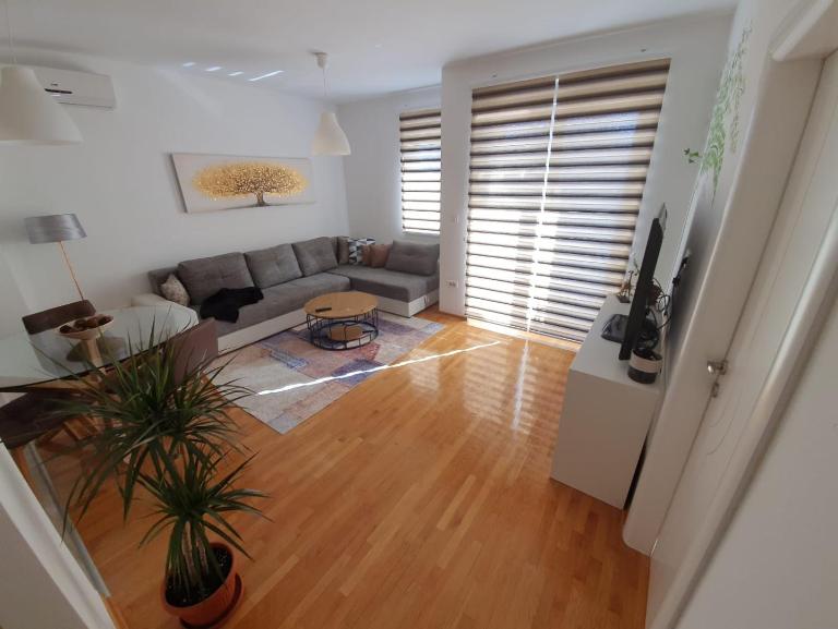 Sunny home in Mostar with a garage! - Chambres d'hôtes Mostar