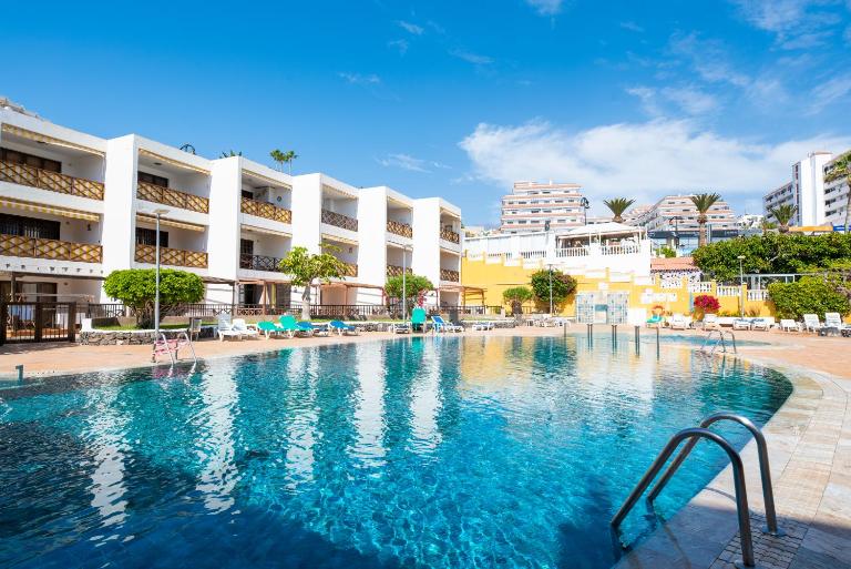 Neptuno Pool and beach private access - B&B Puerto de Santiago
