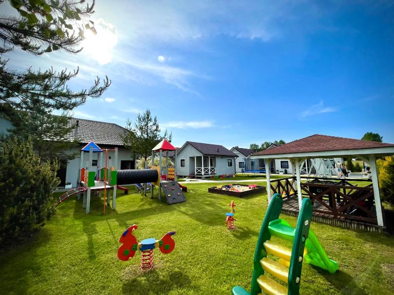 Domki Letniskowe Ratownik - B&B Sarbinowo