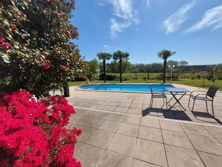 Confortable Landaise avec piscine privée proche lac et golf - B&B Bostens