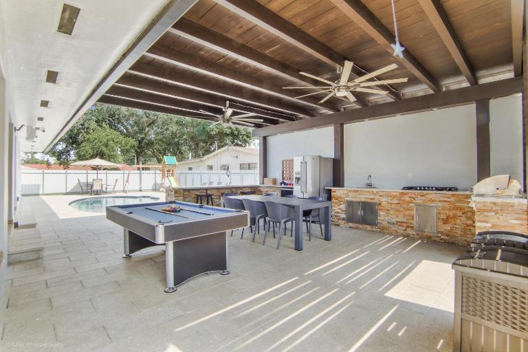 Miami House Pool Game Room BBQ L24 - B&B Miami Gardens