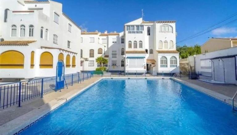 Apartamento Nella, 300 m from the beach plus swimming pool - Ferienwohnung Torrevieja