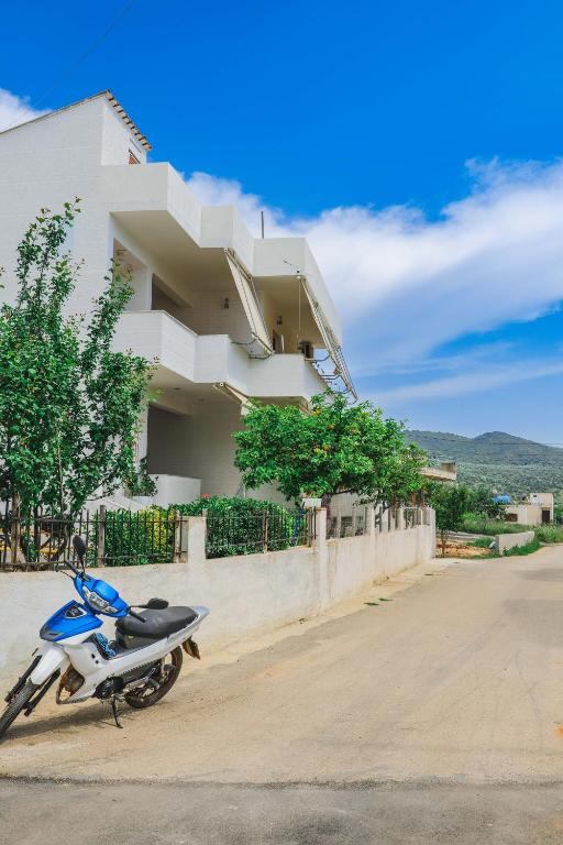 Vila Fredi - B&B Ksamil