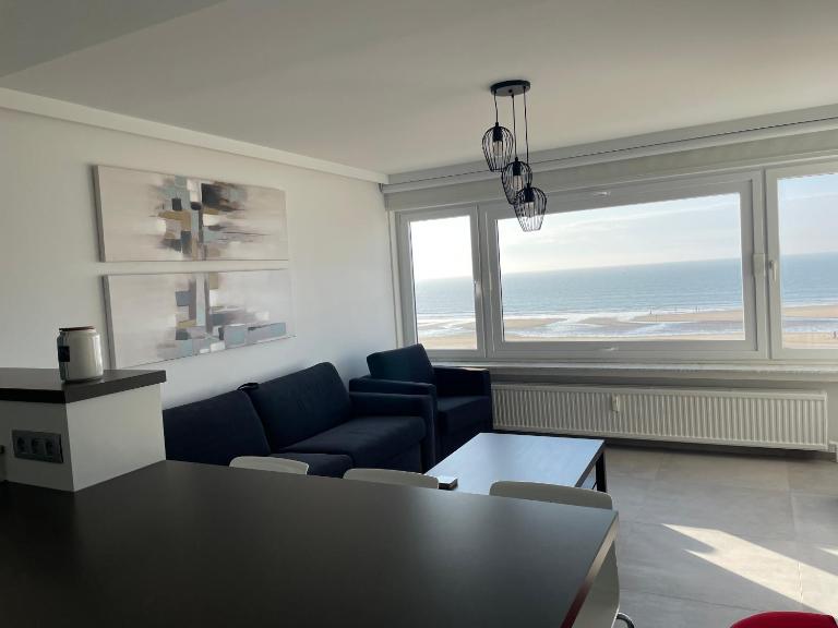 POIRE ET TABLE OOSTENDE 2 Marana - B&B Ostend
