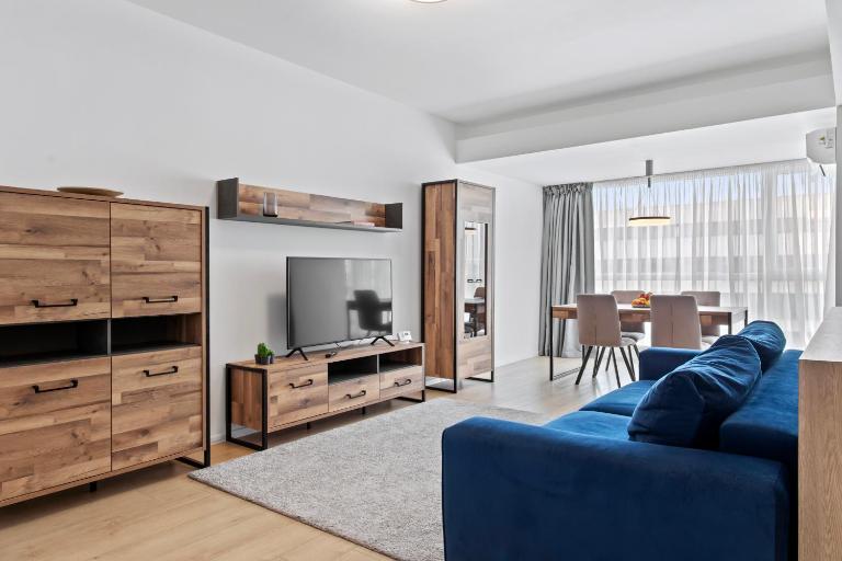 Atria Urban Gateway, 2BR Condo + Pool - Bed and Breakfast Boekarest