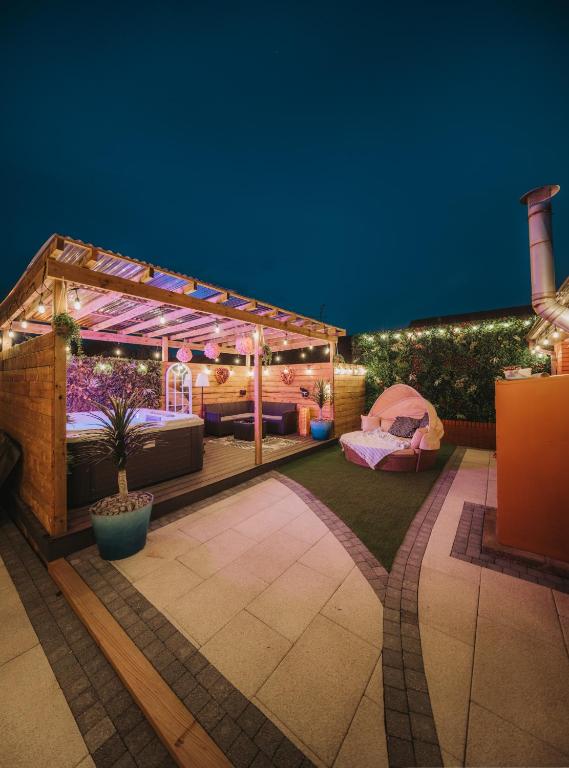 Cosy Hot Tub Getaway Bungalow - Ferienwohnung Armagh