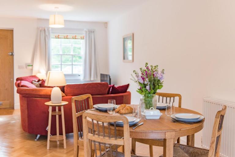 Vine Cottage by Bloom Stays - B&B Canterbury