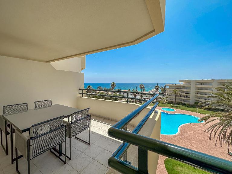 Luxury Apart wStunning Sea Views, Walk Beach - Ferienwohnung Albufeira