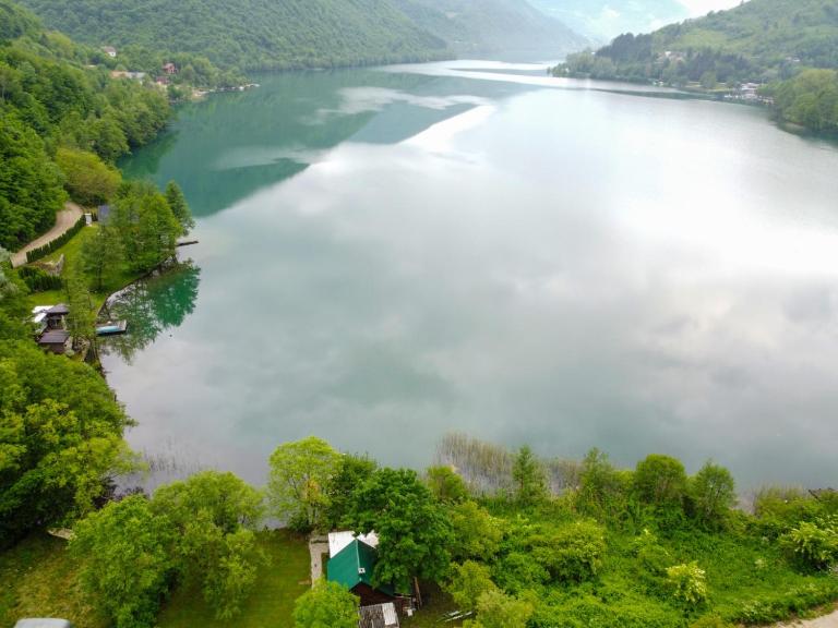 Jajce lake cottage-Plivsko jezero - B&B Jajce
