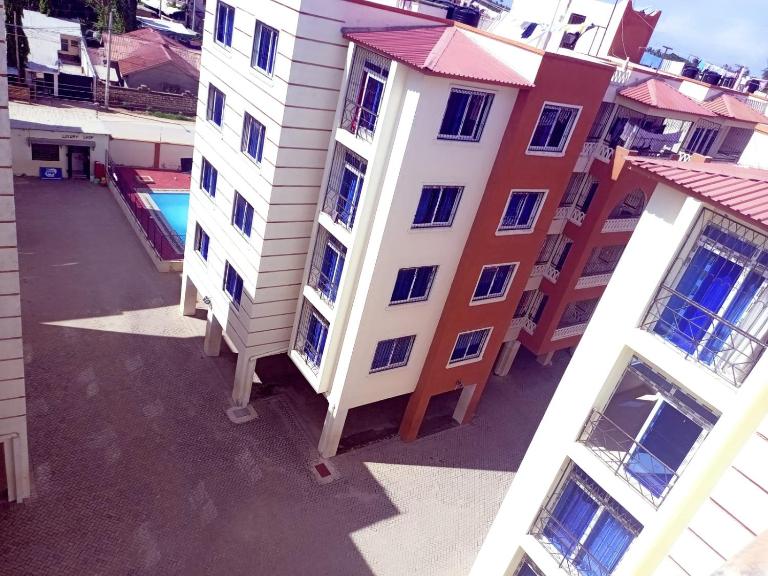 Lovely and spacious apartment with swimming pool - B&B Mtwapa