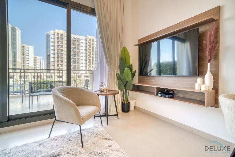 Sleek Studio at UNA Town Square Dubailand by Deluxe Holiday Homes - Bed and Breakfast Dubai