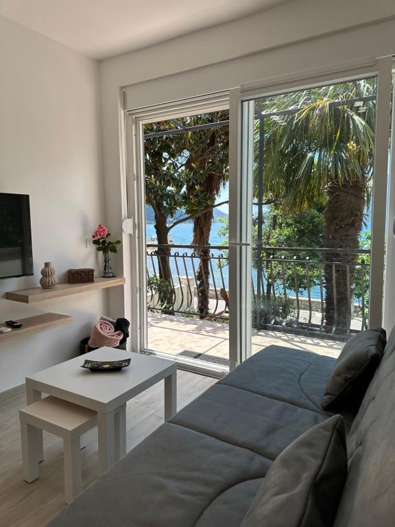 Sea Level - B&B Risan