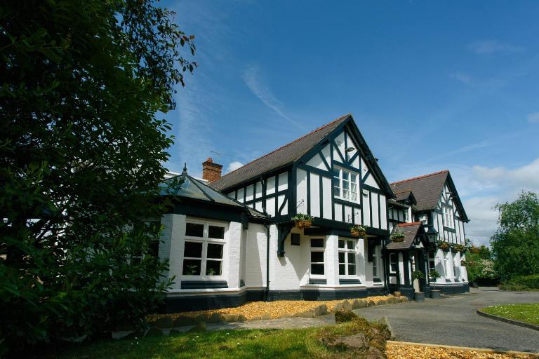 Egerton Arms - Bed and Breakfast Chester