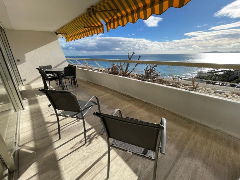 06AO - Superbe appartement avec vue mer exceptionnelle - B&B Villeneuve-Loubet