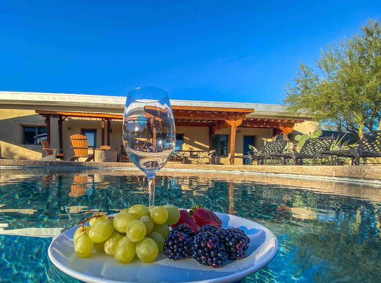 Peaceful Desert Retreat - Stunning Views - Pool Spa, Backyard, Music - Tucson ! - B&B Tucson