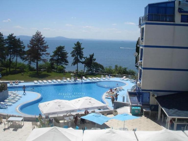 Pomorie Direkt am Pool - B&B Pomorie