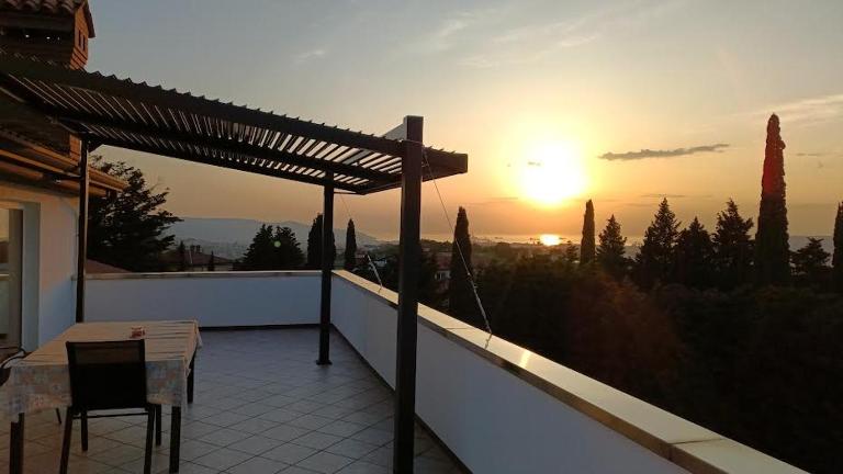 Apartma Vista - Ferienwohnung Čežarji