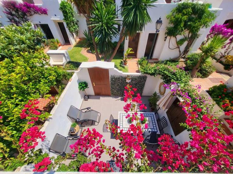 Chic Townhouse by the Sea @ Villacana Playa! - B&B Estepona