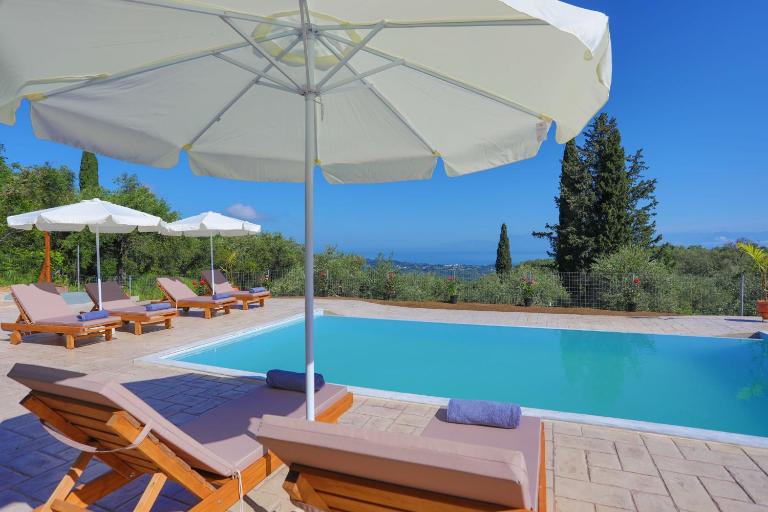 Villa ChrisDina - Chambres d'hôtes Nýmfes