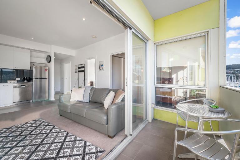 Bellerive Quay - 2 Bedroom Apartment - Free Parking - Free WIFI - B&B Bellerive