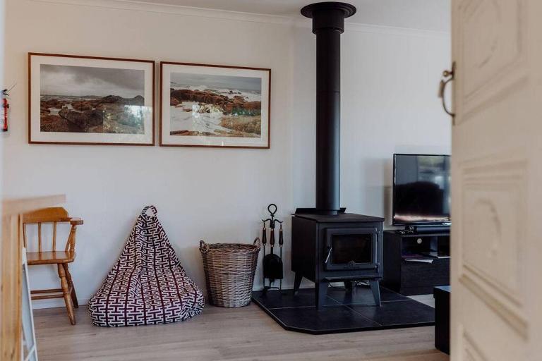 Cedar House ~ Family Fun! - B&B Bicheno