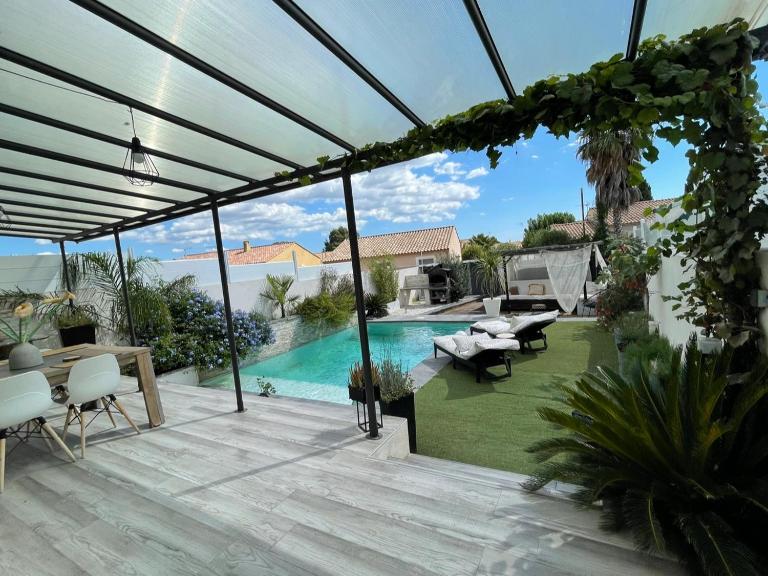 Villa avec piscine au calme 6 personnes - B&B Valros