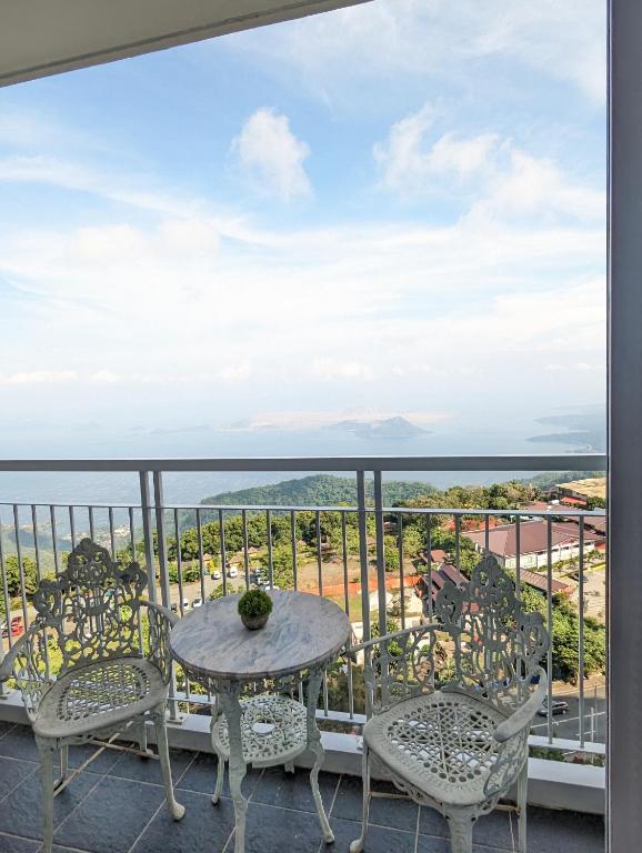Breezy Tagaytay Condo - Chambres d'hôtes Tagaïtaï