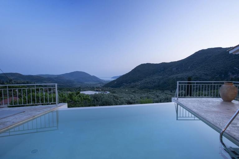 Panoutsis Villa - Sivros Lefkada - B&B Sívros